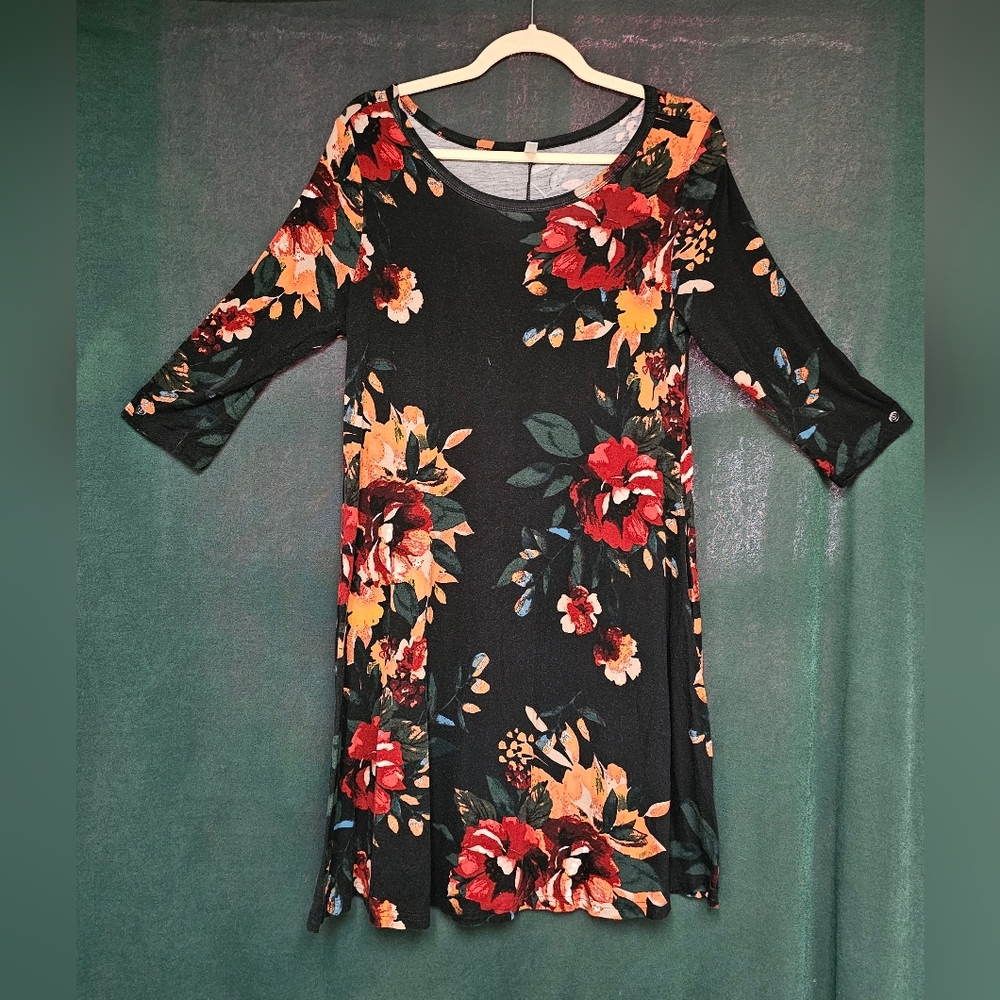 Elegant Floral 3/4 Sleeve Dress